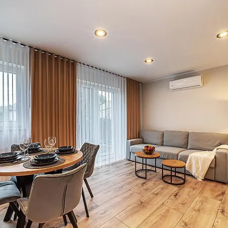 Labradoryt, Klimatyzacja, Parking Priv Boleslawiec (Lower Silesia)